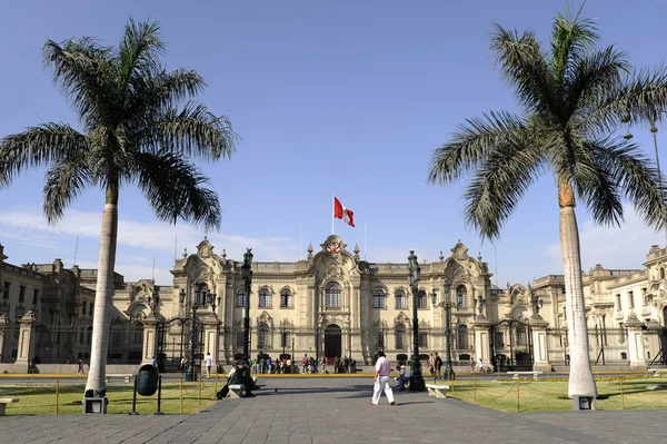 LIMA PERU MARÇO 1: Catedral na Plaza de Armas em março 1 2011 i — Fotografia de Stock