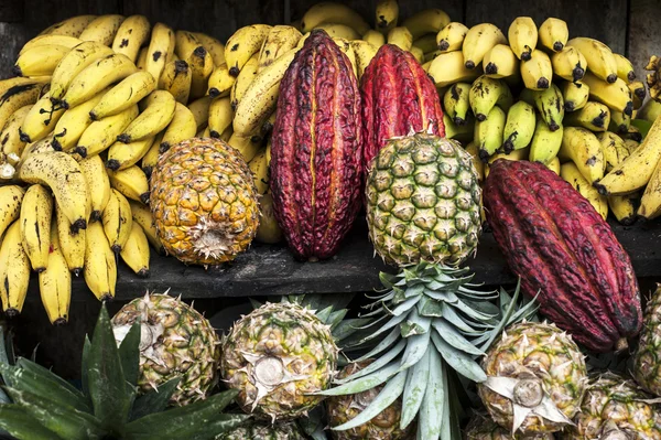 Latin-Amerika gyümölcs utcai piac, ecuador — Stock Fotó