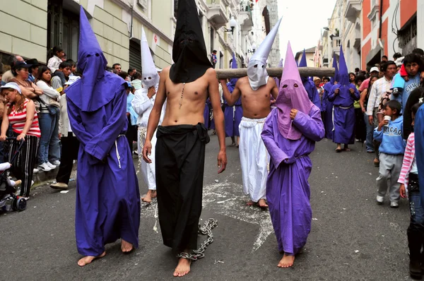 Procissão católica na Sexta-feira Santa em Quito, Equador — Fotografia de Stock