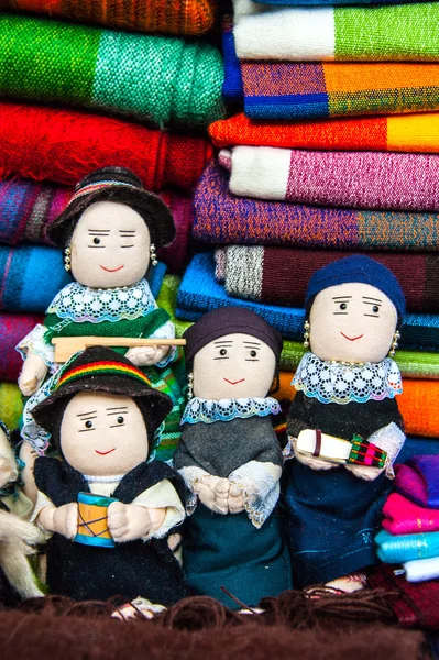 Traditional rag dolls in national clothes, Ecuador — Stock Photo, Image