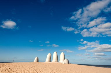 el heykel, sembolü punta del este, uruguay