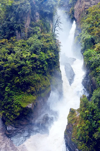 Pailon del Diablo - Mountain river and waterfall in the Andes — Stock Photo, Image
