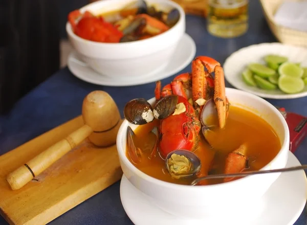 Sopa de cangrejo como se sirve en Ecuador — Foto de Stock