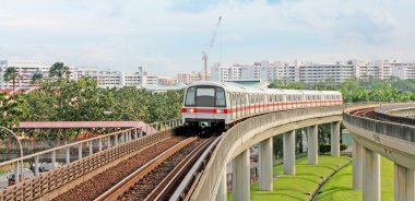 Metro yaklaşıyor ve yavaşlama