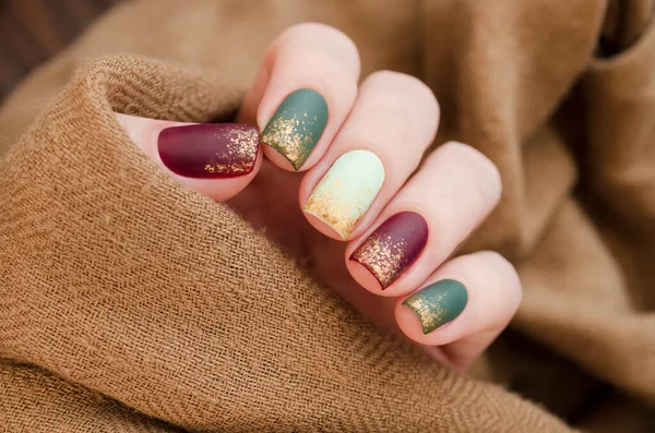 Piękny Matowy Wyciszony Kolor Paznokcie Zbliżenie Brokat Paznokci Art Manicure — Zdjęcie stockowe