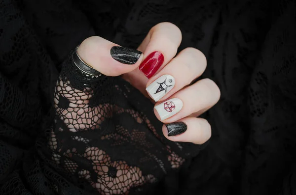 Black Red Gothic Manicure Mystic Nail Art Creative Nail Concept — Stockfoto