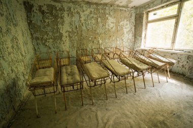 Çernobil, Ukrayna - Ağustos 07, 2019: Pripyat Hastanesi Çocuk Yuvası - Pripyat, Çernobil Yasaklama Bölgesi, Ukrayna