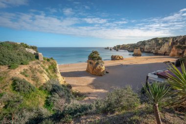 Praia dona Ana Plajı 'nın havadan görünüşü - Lagos, Algarve, Portekiz