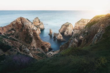Ponta da Piedade Kaya oluşumlarının havadan görünüşü - Lagos, Algarve, Portekiz