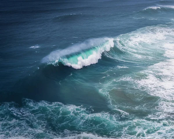 Bella Onda Turchese Con Spray — Foto Stock