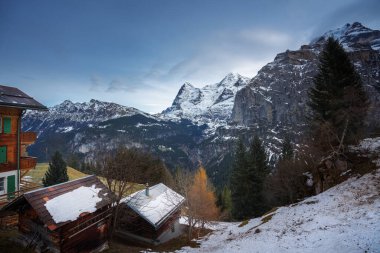 Murren Köyü Eiger ve Monch Dağları manzaralı - Murren, İsviçre