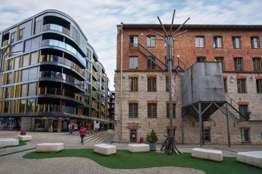 Tallinn, Estonya - 11 Haziran 2019: Rotermann Quarter - modern mimariye sahip eski sanayi bölgesi - Tallinn, Estonya