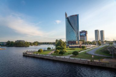 Riga, Letonya - 17 Temmuz 2019: Daugava (Pardaugava) - Riga, Letonya
