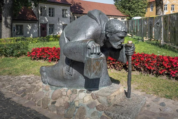 Cesis Letonia Julio 2019 Escultura Hombre Edad Nombrada Través Los —  Fotos de Stock