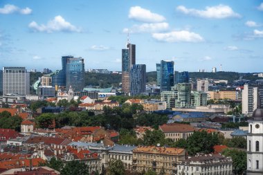 Yeni şehir merkezinin modern binaları (Güney Snipiskes) - Vilnius, Litvanya