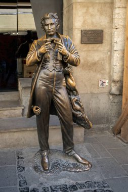 Lviv, Ukrayna - 19 Ağustos 2019: Leopold von Sacher-Masoch Heykeli - Lviv, Ukrayna