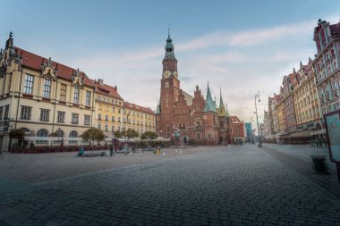 Pazar Meydanı 'ndaki eski belediye binası - Wroclaw, Polonya