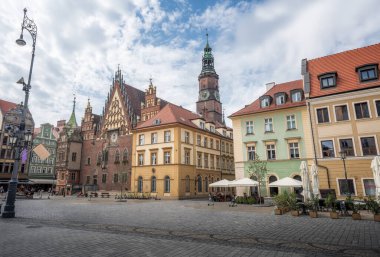 Pazar Meydanı 'ndaki eski belediye binası - Wroclaw, Polonya