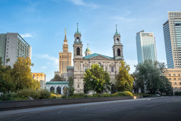 Церковь Святых Дворец Культуры Науки Варшава Польша — стоковое фото
