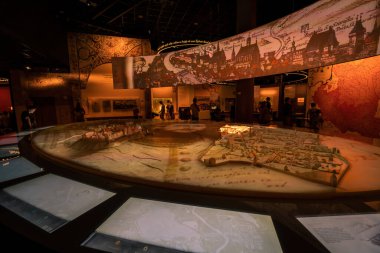 Varşova, Polonya - 24 Ağustos 2019 Polonya Yahudi Tarihi Müzesi POLIN - Varşova, Polonya