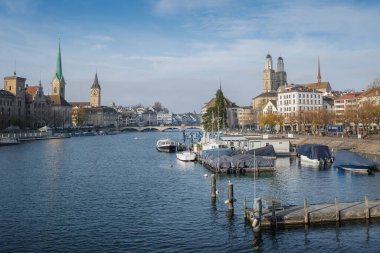 Zürih Skyline ve kilise kuleleri - Zürih, İsviçre