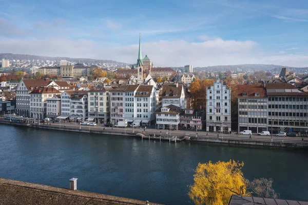 Vista Aérea Del Horizonte Zurich Con Iglesia Predigerkirche Río Limmat — Foto de Stock