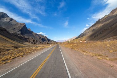 Çölde Manzaralı Dağ Yolu