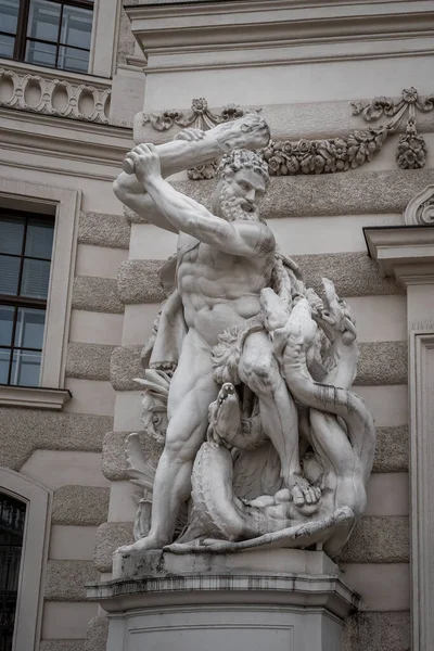 Heracles Lernaean Hydra Statue Hofburg Palace Edmund Hofmann 1893 Viena — Foto de Stock