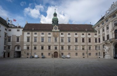 Viyana, Avusturya - 10 Ekim 2019: Amalienburg Hofburg Sarayı - Viyana, Avusturya