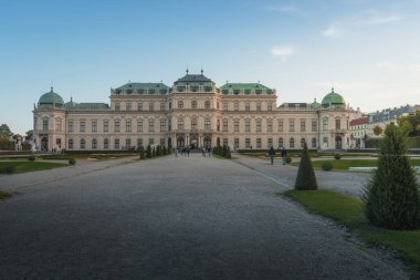 Viyana, Avusturya - 12 Ekim 2019: Yukarı Belvedere Sarayı - Viyana, Avusturya