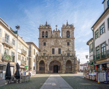 Braga, Portekiz - 6 Şubat 2020: Se de Braga Katedrali - Braga, Portekiz