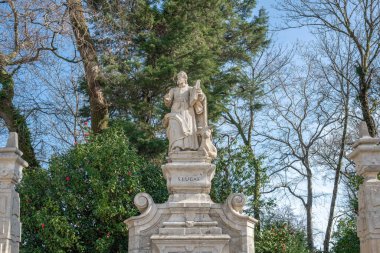 Braga, Portekiz - 6 Şubat 2020: Evangelist Mahkemesi 'nde Aziz Luke Çeşmesi (Terreiro dos Evangelistas) Bom Jesus do Monte Sığınağı' nda (Manuel Rebelo da Costa tarafından 1765 yılında bağışlandı) - Braga, Portekiz