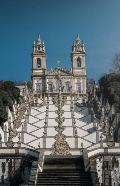 Bom Jesus do Monte 'deki merdiven ve kilise Braga, Portekiz