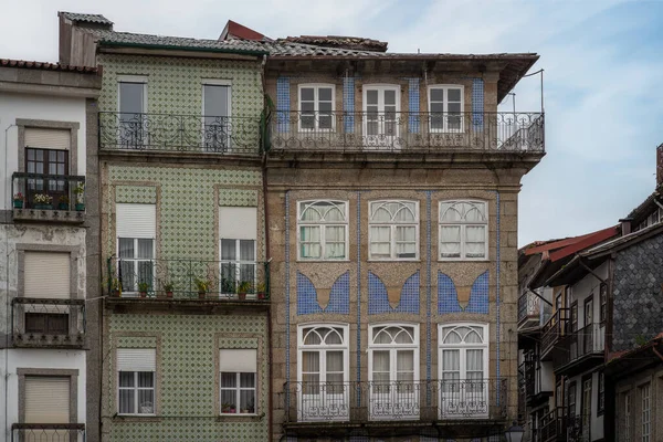 Фасады Балконы Традиционных Зданий Гимарас Португалия — стоковое фото