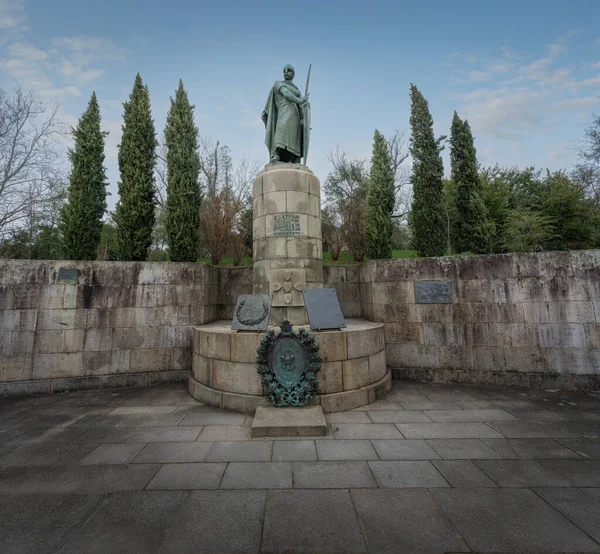 Guimarães Portugal Fevereiro 2020 Estátua Afonso Henriques Afonso Portugal Esculpida — Fotografia de Stock