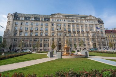 Budapeşte, Macaristan - 18 Ekim 2019: Macaristan Maliye Bakanlığı Jozsef Nador Meydanı - Budapeşte, Macaristan