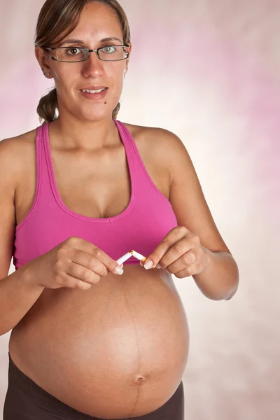 Pregnant Woman non Smoker — Stock Photo, Image