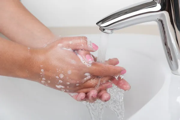 Handen wassen met zeep — Stockfoto