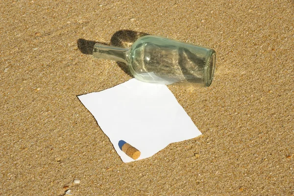 Note found in a bottle at the beach (Write your won text) — Stock Photo, Image