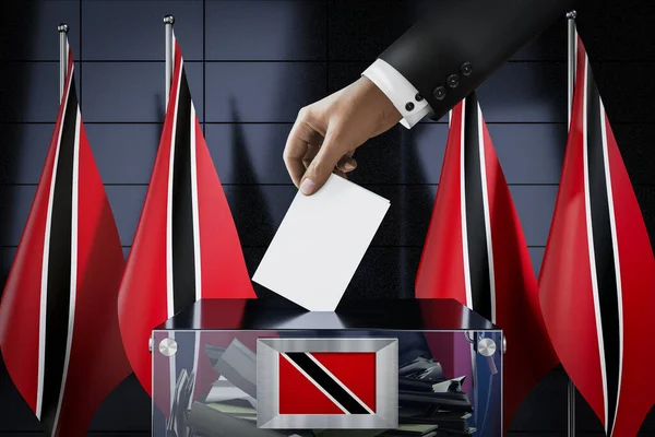 Σημαίες Τρινιντάντ Και Τομπάγκο Χέρι Ρίχνοντας Την Κάρτα Ένα Κουτί — Φωτογραφία Αρχείου