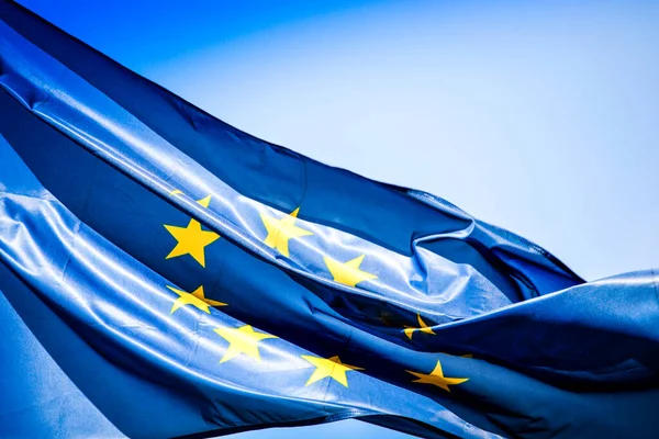 Europeiska Unionens Materiella Flagga Himmel Bakgrunden — Stockfoto