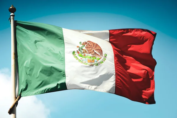 Σημαία Υλικό Του Μεξικού Ουρανός Στο Παρασκήνιο — Φωτογραφία Αρχείου