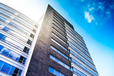 Modern cam ofis binası - yakın plan - iş konsepti