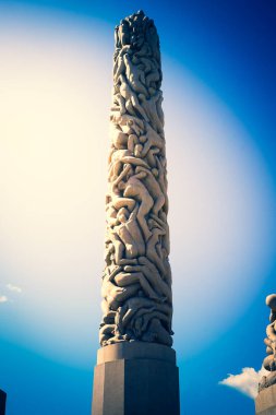 Norveç, Oslo, Frogner Park, Gustav Vigeland Heykel Parkı, 12 Haziran 2016 - İnsanların heykelleriyle dolu Monolit kolon