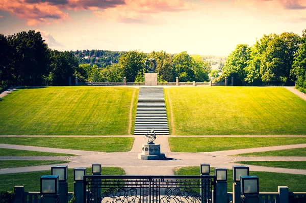 Norveç, Oslo, Frogner Park, Gustav Vigeland Heykel Parkı, 12 Haziran 2016 - Tepeden panoramik manzara