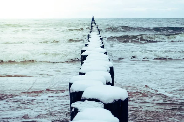 Wooden Groyne Beach Covered Snow Winter Time — стоковое фото