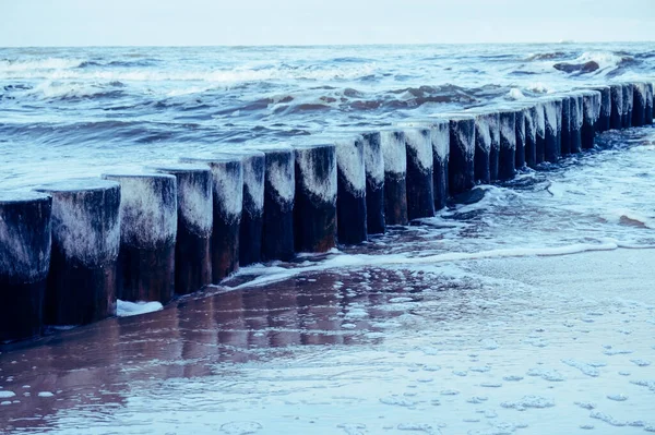 Dřevěné Groyne Moři — Stock fotografie