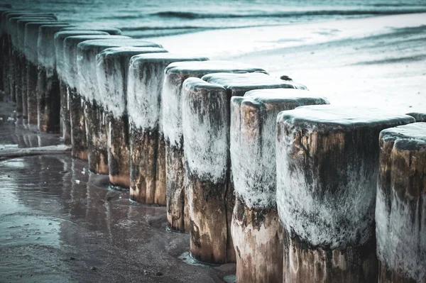 海洋上的木制呻吟 — 图库照片