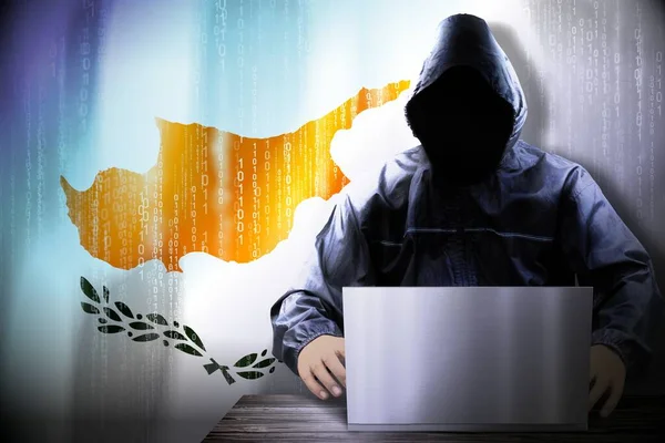 Anónimo Hacker Encapuchado Bandera Chipre Código Binario Concepto Ataque Cibernético —  Fotos de Stock