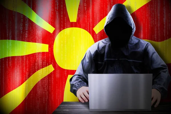 Anónimo Hacker Encapuchado Bandera Macedonia Código Binario Concepto Ataque Cibernético —  Fotos de Stock